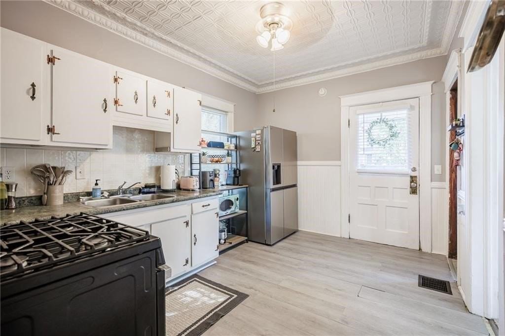 890 Goodman St S - Photo 5 of 11