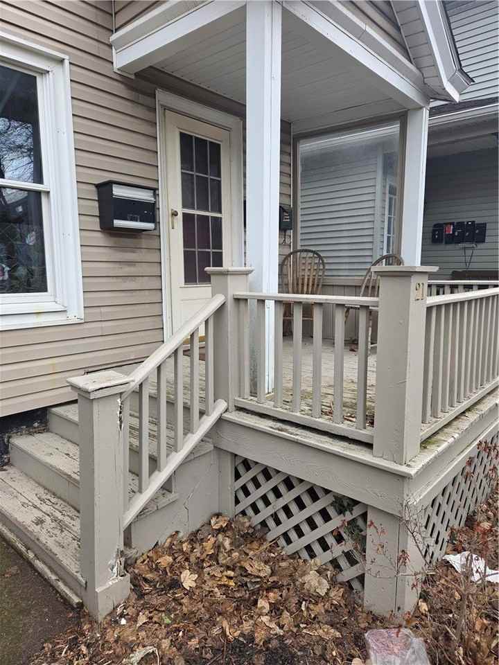 21 Gardiner Park unit: Upper - Photo 3 of 22