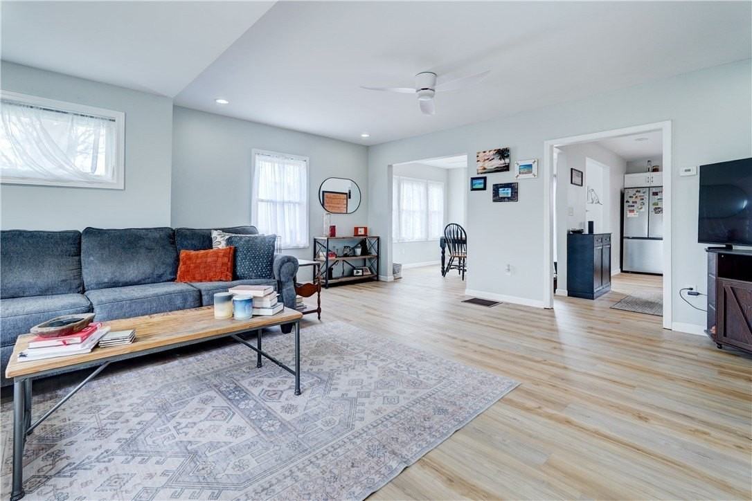 523 Elmgrove Rd - Photo 4 of 28