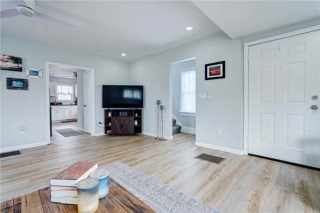 523 Elmgrove Rd - Photo 5 of 28