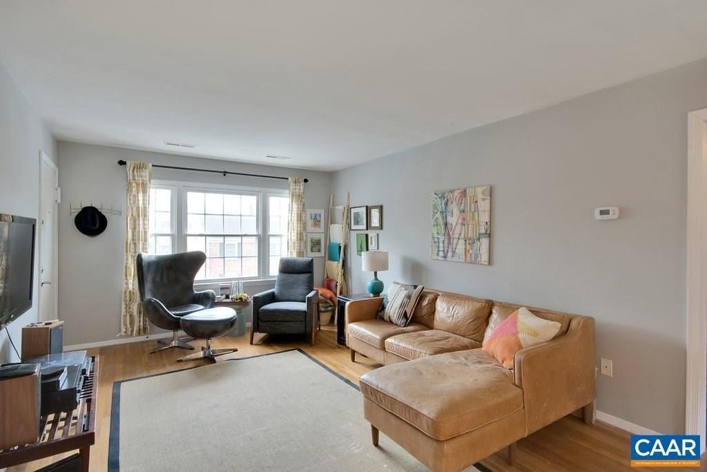 2420 Barracks Pl #4 - Photo 4 of 12