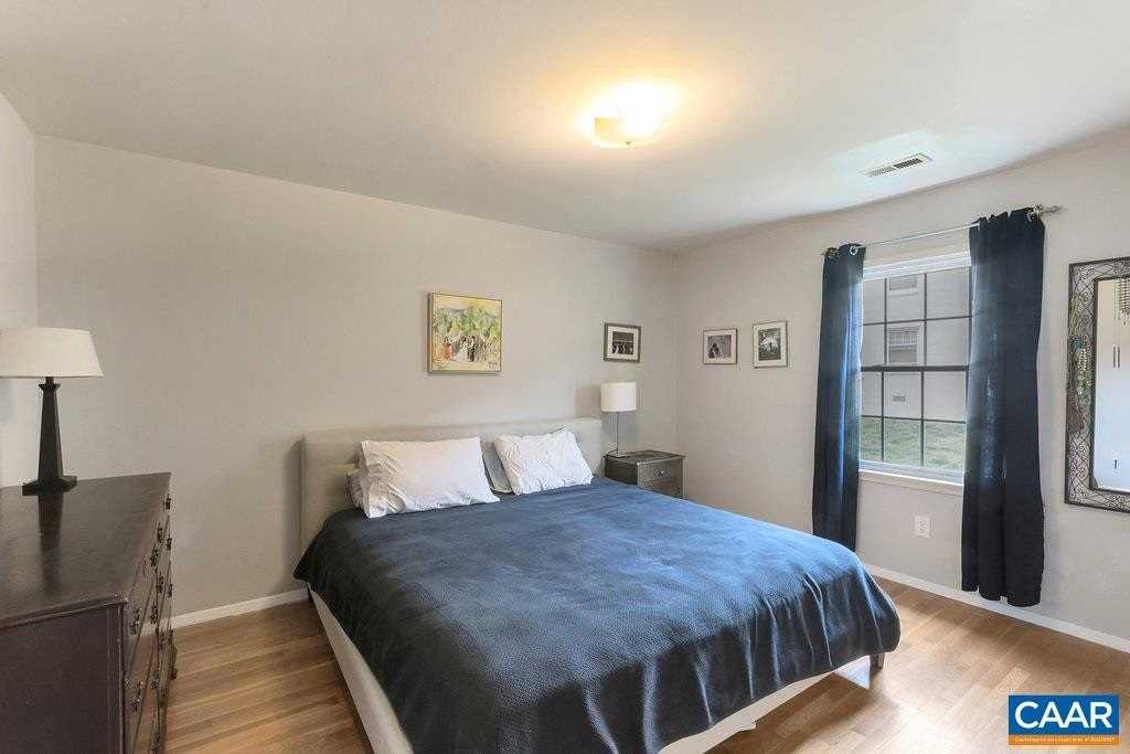 2420 Barracks Pl #4 - Photo 6 of 12