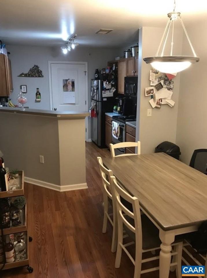 735 Walker Sq - Photo 2 of 9