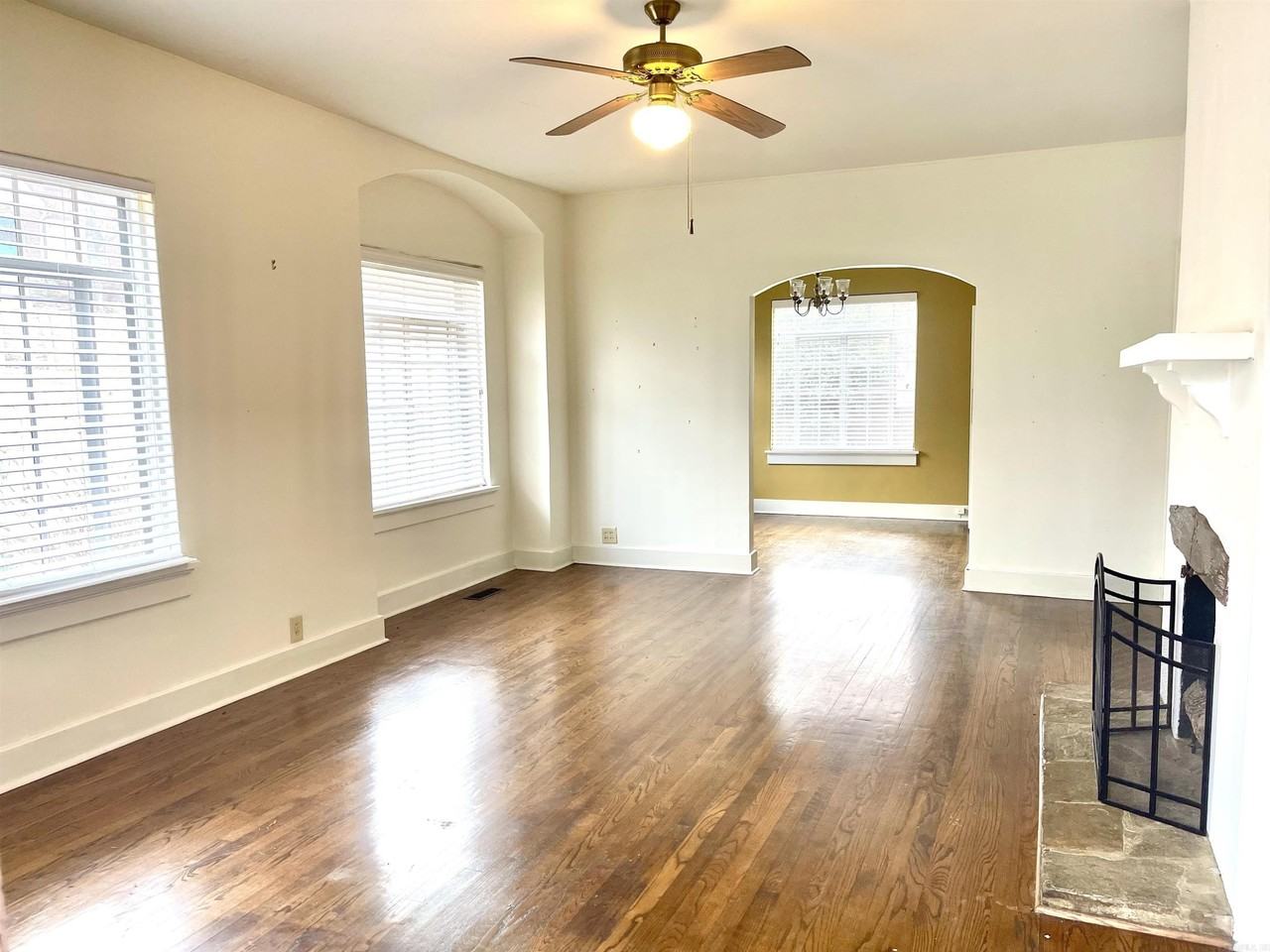 212 Vernon Ave - Photo 2 of 14