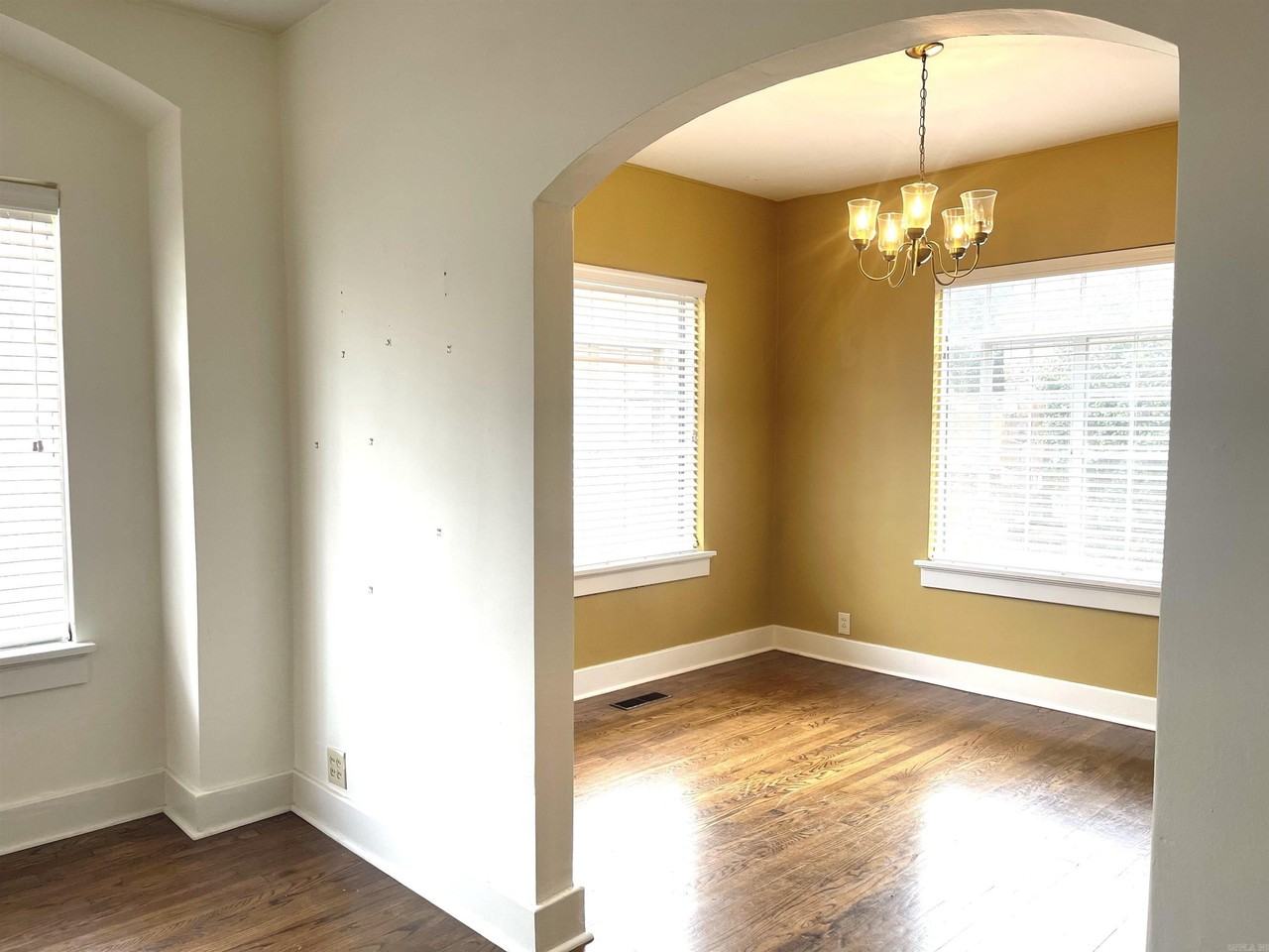 212 Vernon Ave - Photo 5 of 14