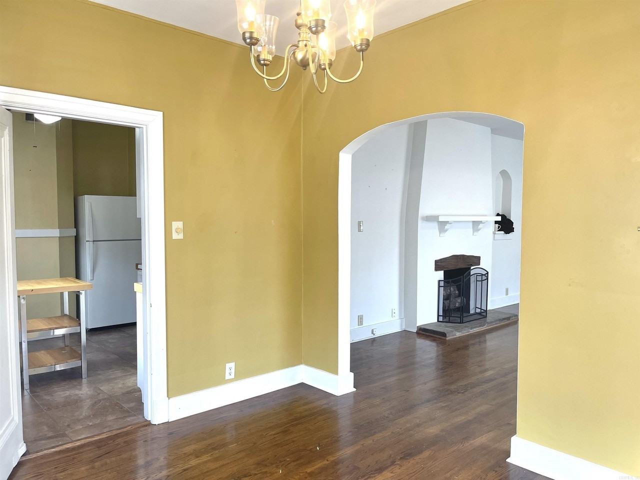 212 Vernon Ave - Photo 6 of 14