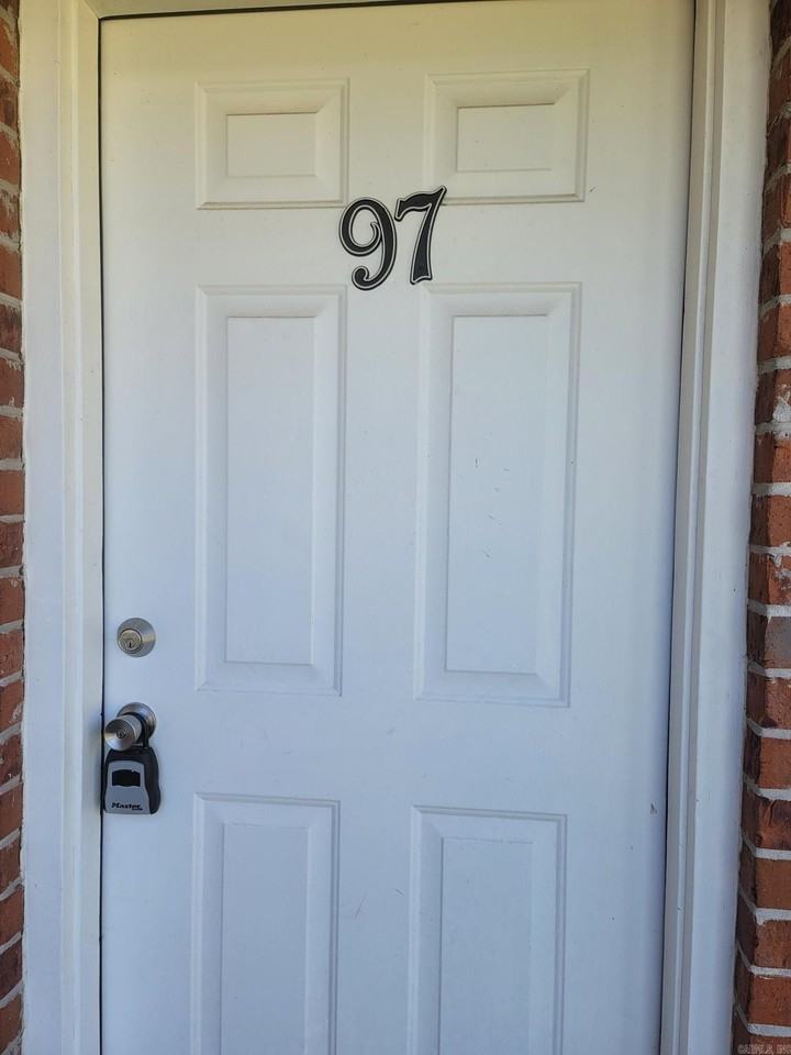 97 Dakota Trl - Photo 2 of 20