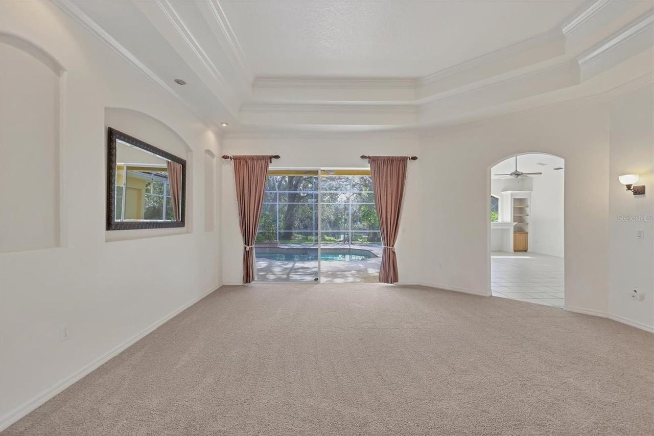 4920 Old Oakleaf Dr - Photo 6 of 32