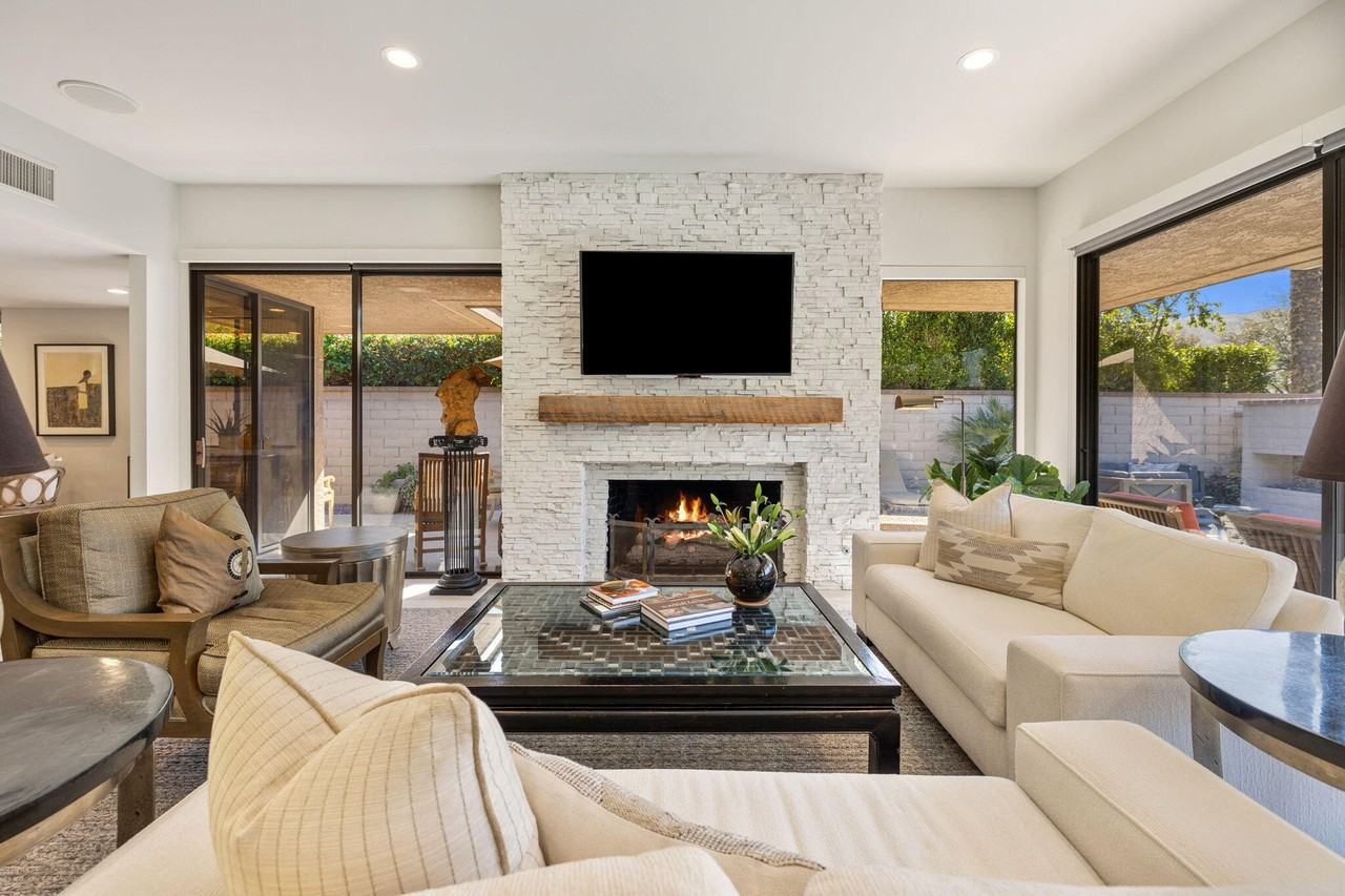 76 Princeton Dr - Photo 3 of 50