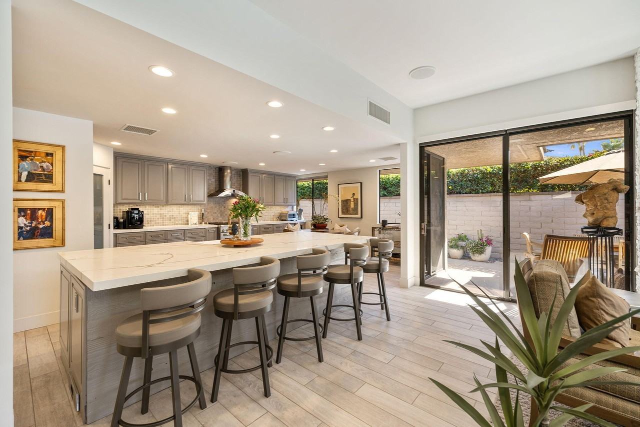 76 Princeton Dr - Photo 5 of 50