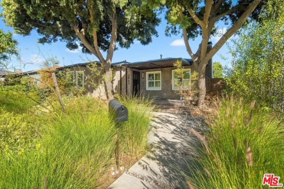 2963 Virginia Ave - Photo 2 of 18