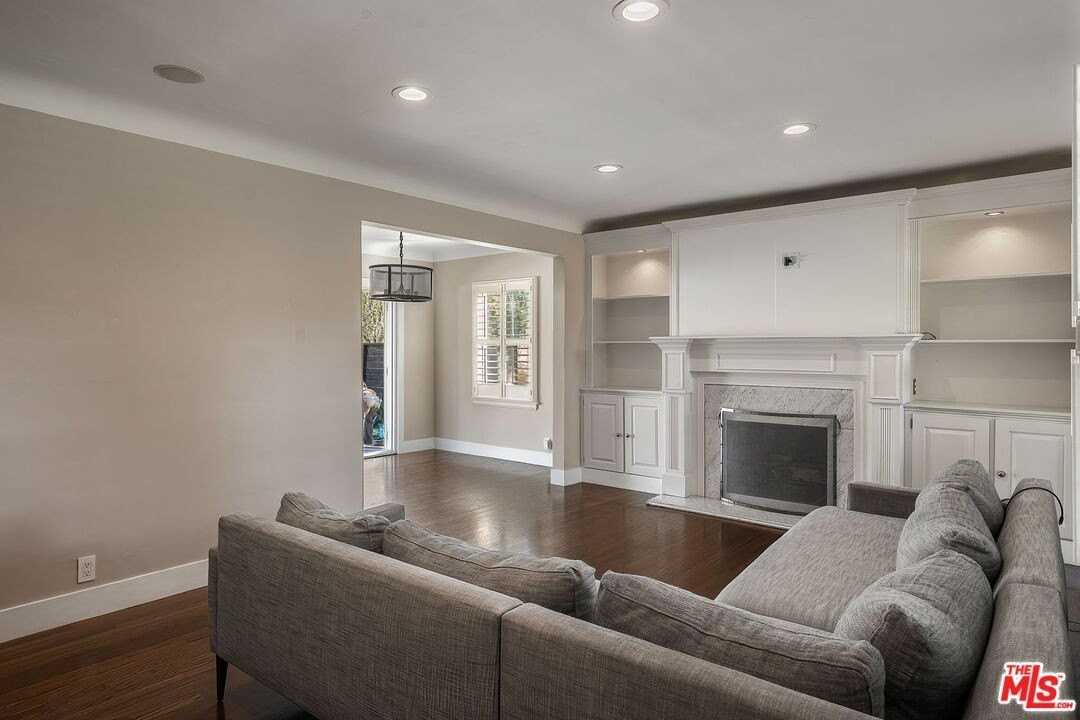 2963 Virginia Ave - Photo 3 of 18