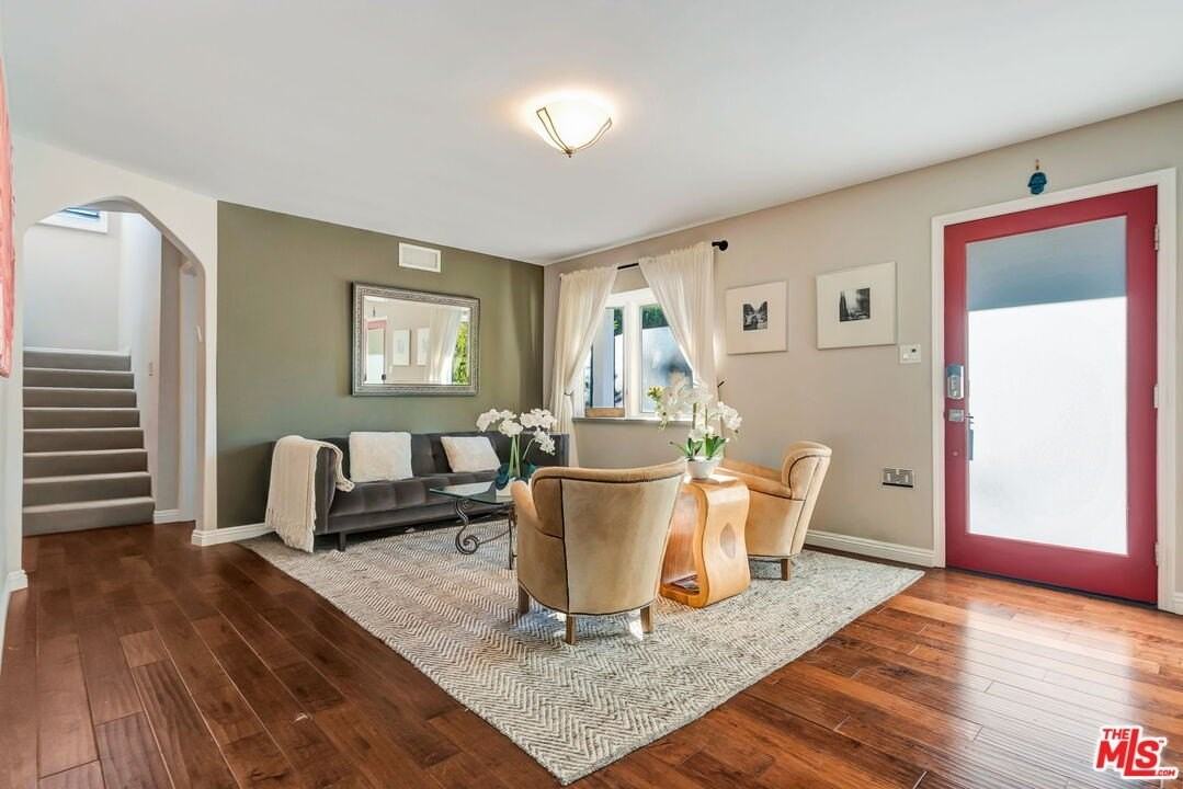 4952 Placidia Ave - Photo 6 of 38