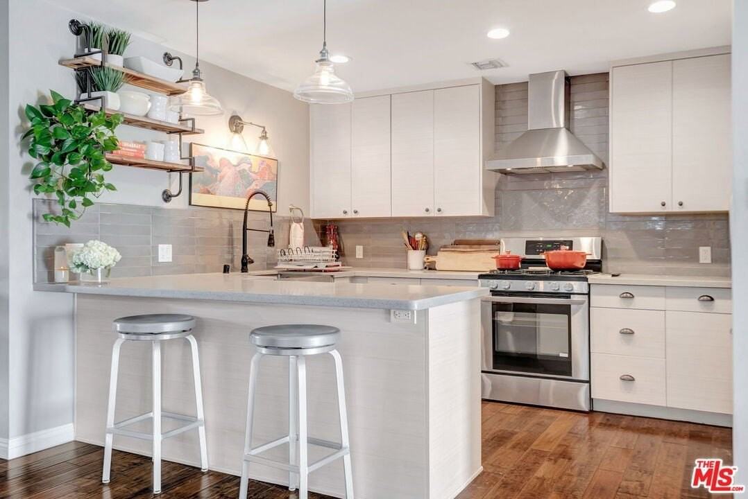 4952 Placidia Ave - Photo 7 of 38