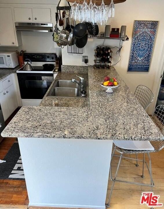 1885 Veteran Ave Apt 305 - Photo 2 of 16