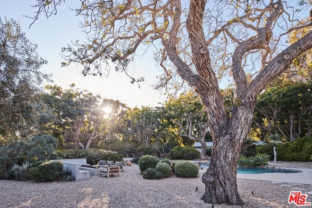 6715 Fernhill Dr - Photo 5 of 42