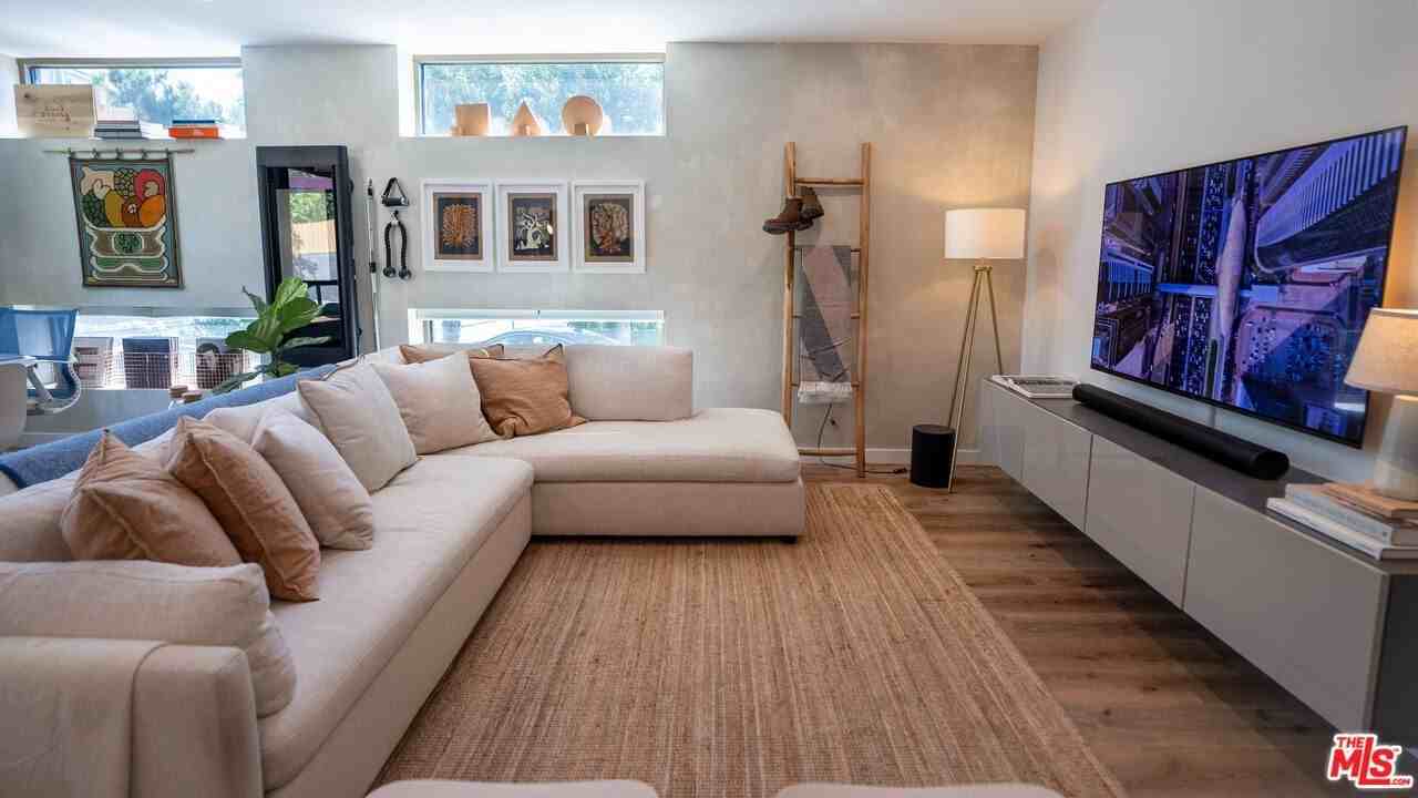 2811 Waverly Dr Apt 1 - Photo 3 of 19