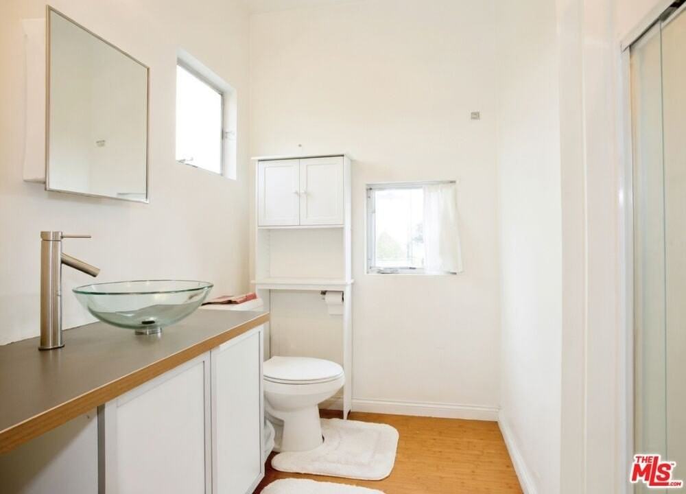 1188 W 36th Pl Apt 5 - Photo 4 of 10