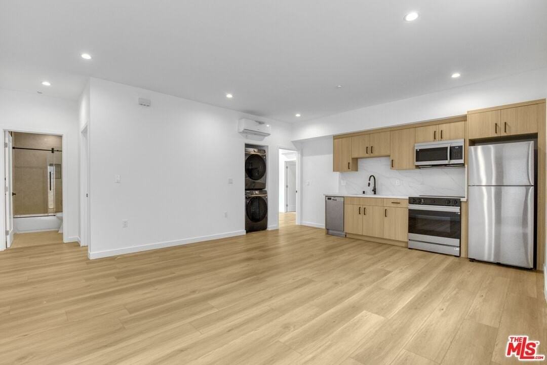 10826 1/4 Hesby St - Photo 6 of 23