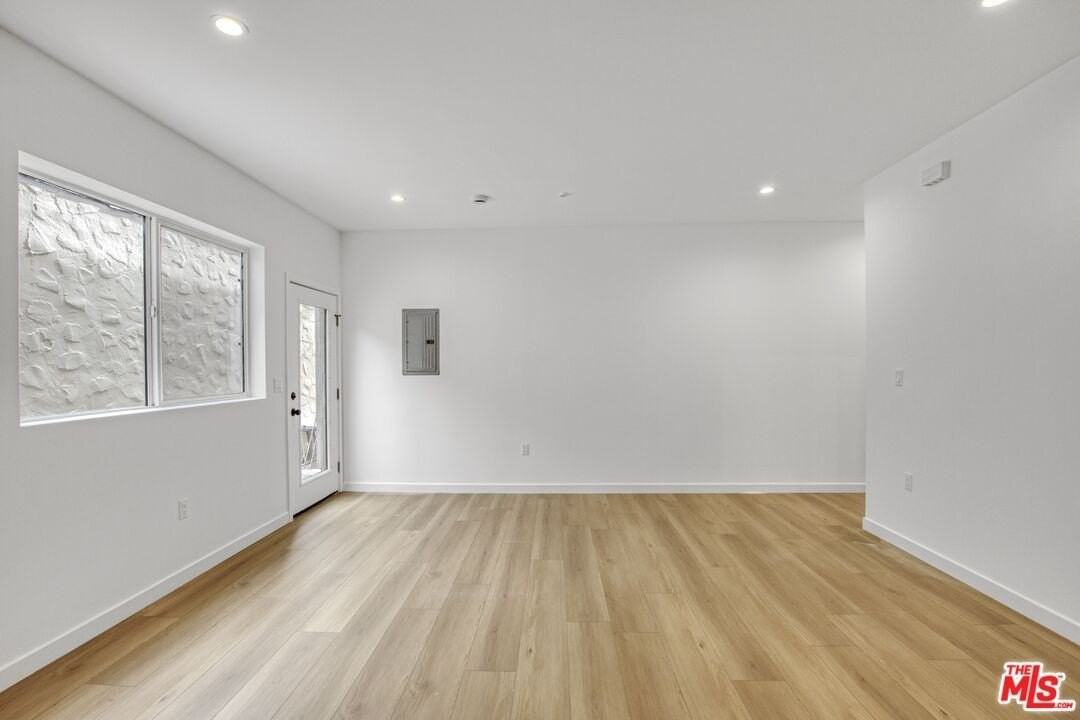 10826 1/4 Hesby St - Photo 7 of 23