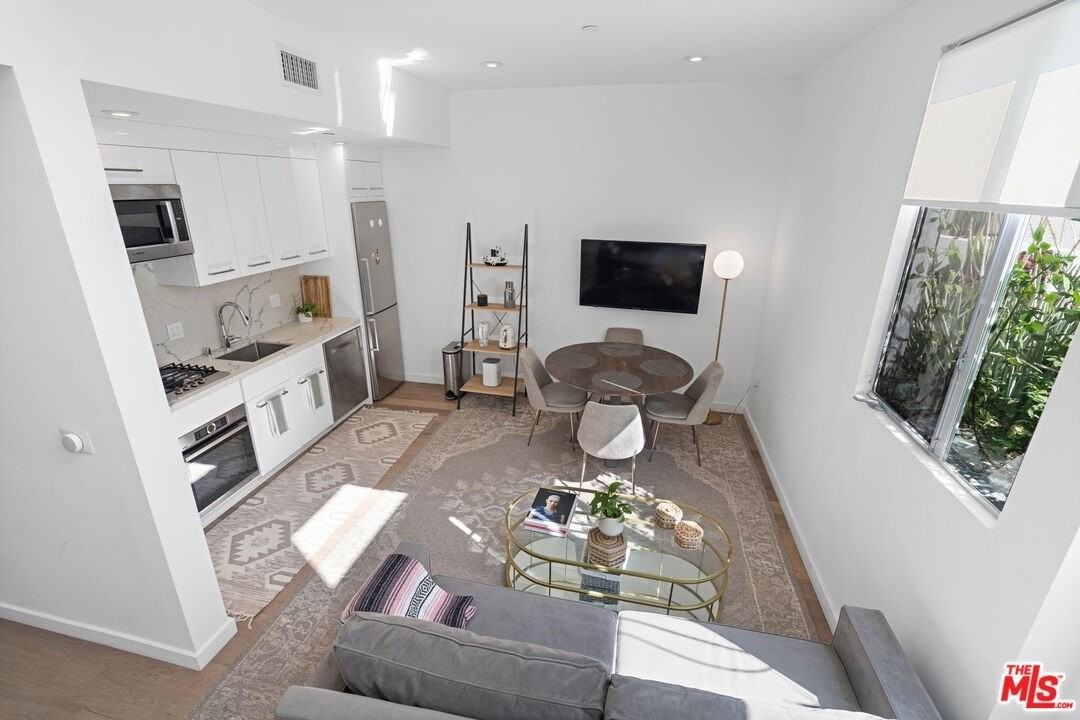 507 N Orlando Ave Apt 103 - Photo 3 of 29