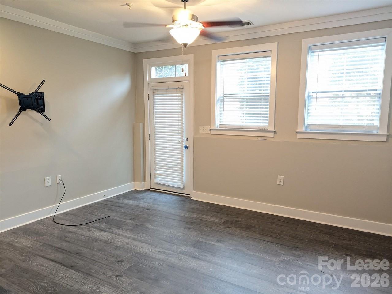 234 Harbour Place Dr - Photo 4 of 23