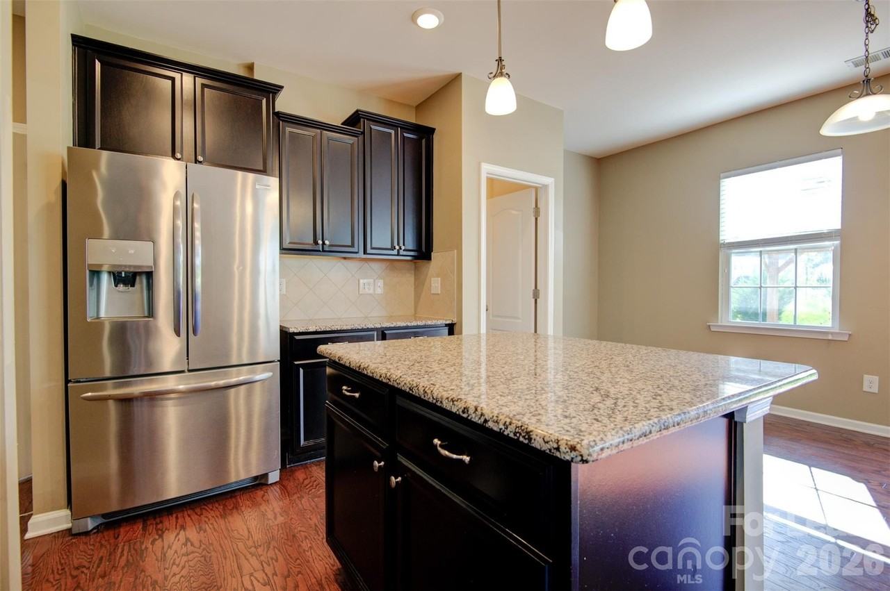 16125 Hammersmith Farm Dr - Photo 4 of 47