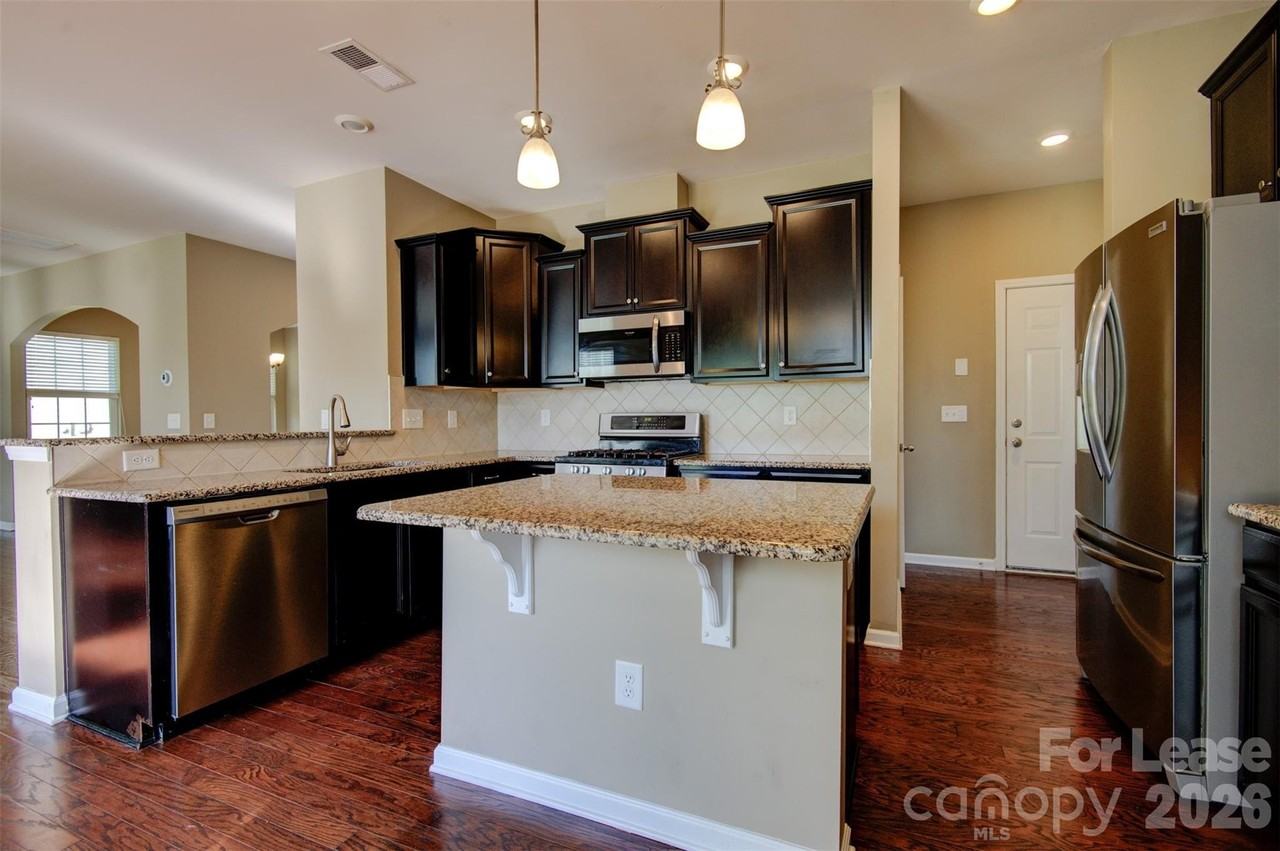 16125 Hammersmith Farm Dr - Photo 5 of 47