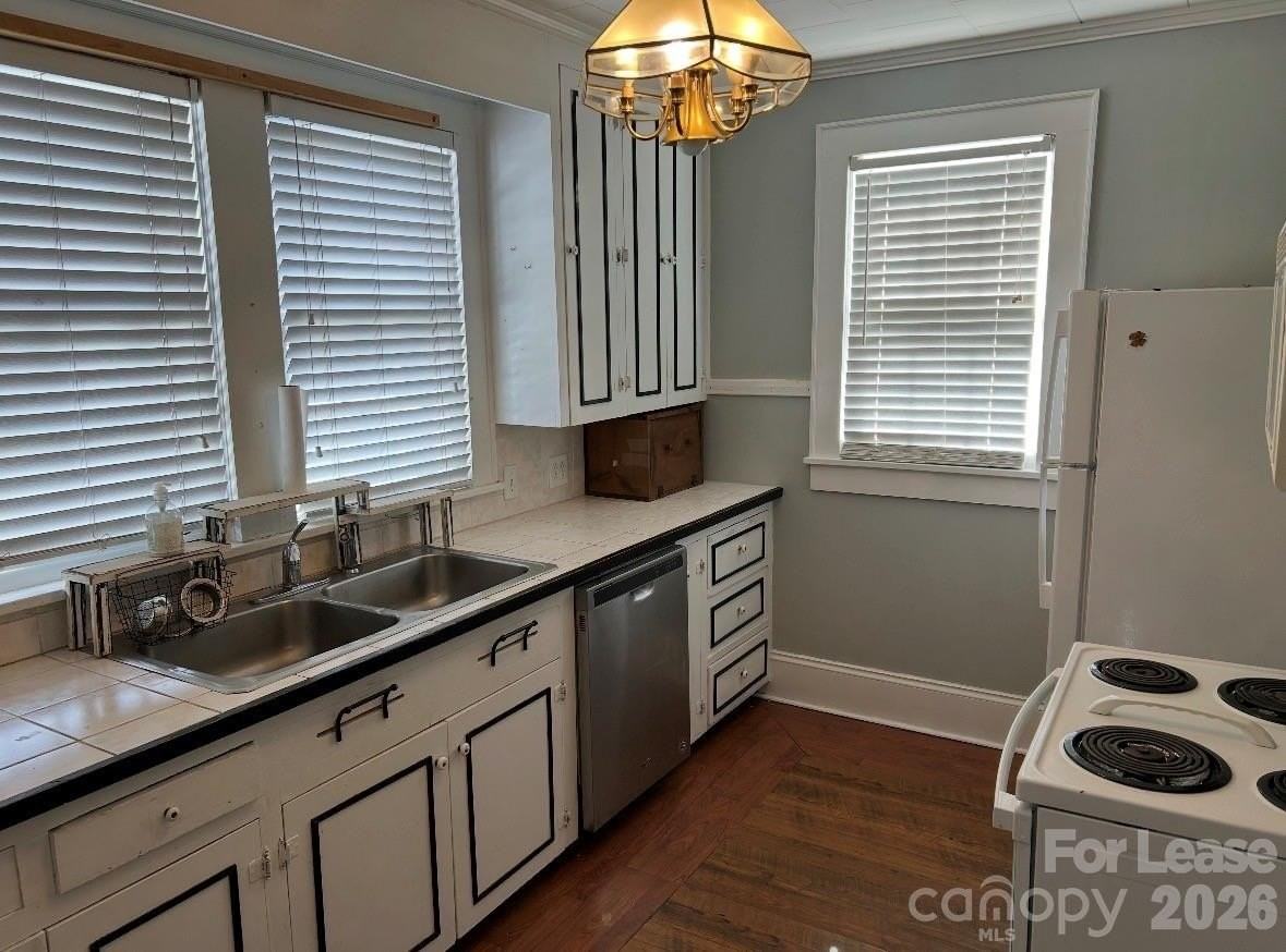 412 W Horah St - Photo 2 of 6