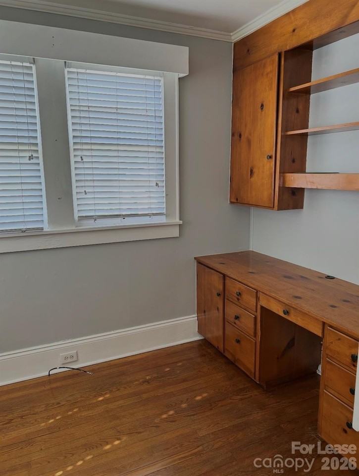 412 W Horah St - Photo 4 of 6