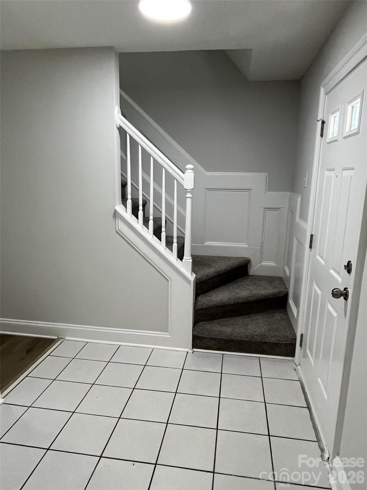 5637 Hedgecrest Pl - Photo 6 of 33