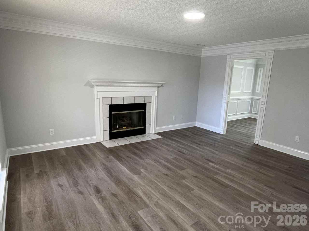5637 Hedgecrest Pl - Photo 7 of 33