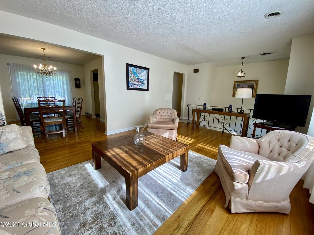 12 Lakewood Dr - Photo 3 of 26