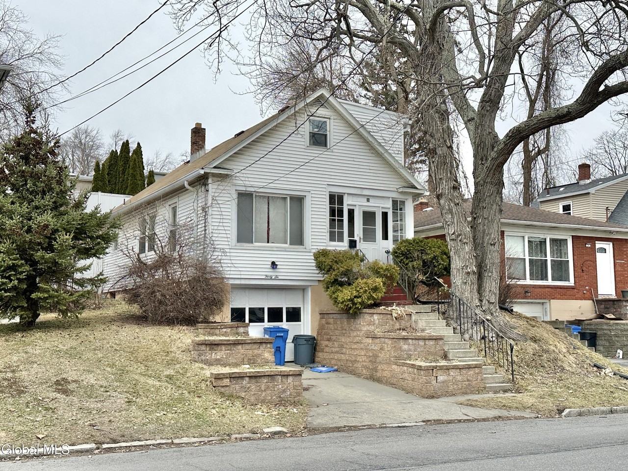 36 Daytona Ave - Photo 2 of 20