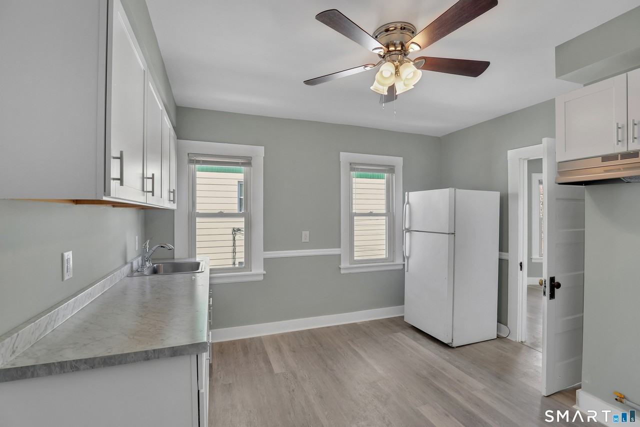 23 Day St - Photo 4 of 10