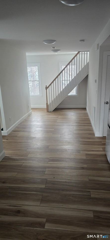 530 Jane St Unit 2 - Photo 3 of 9