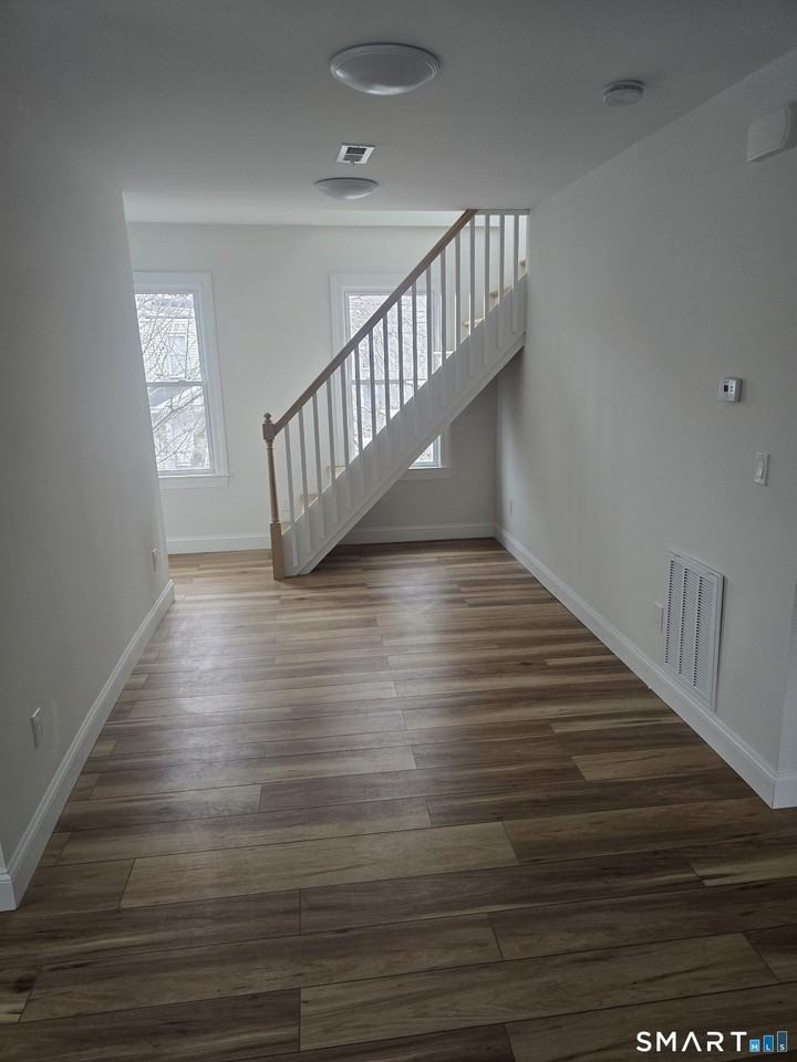 530 Jane St Unit 2 - Photo 7 of 9