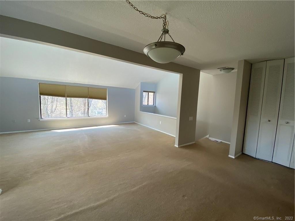 7 Redwood Ln Unit 7 - Photo 6 of 20