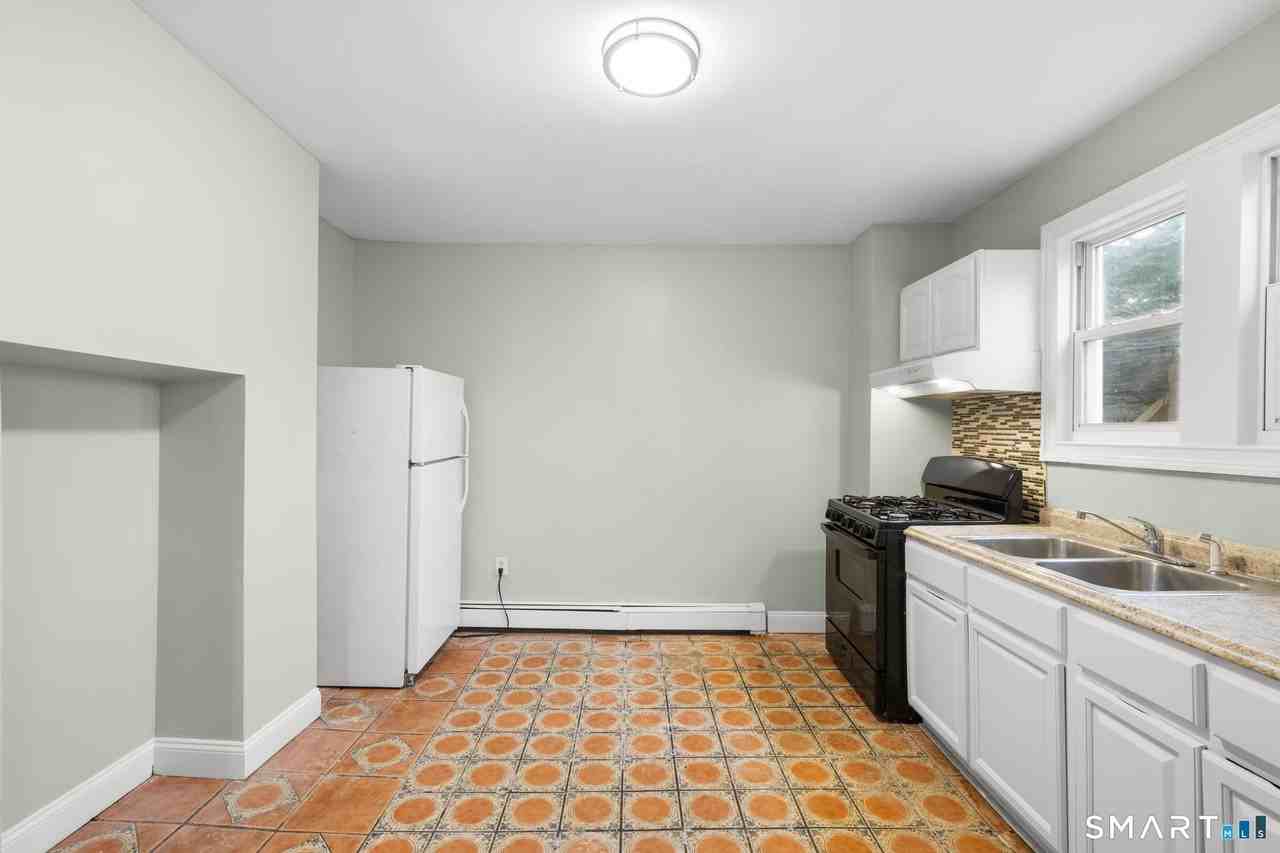 48 Lockwood Ave Apt 1st - Photo 5 of 34