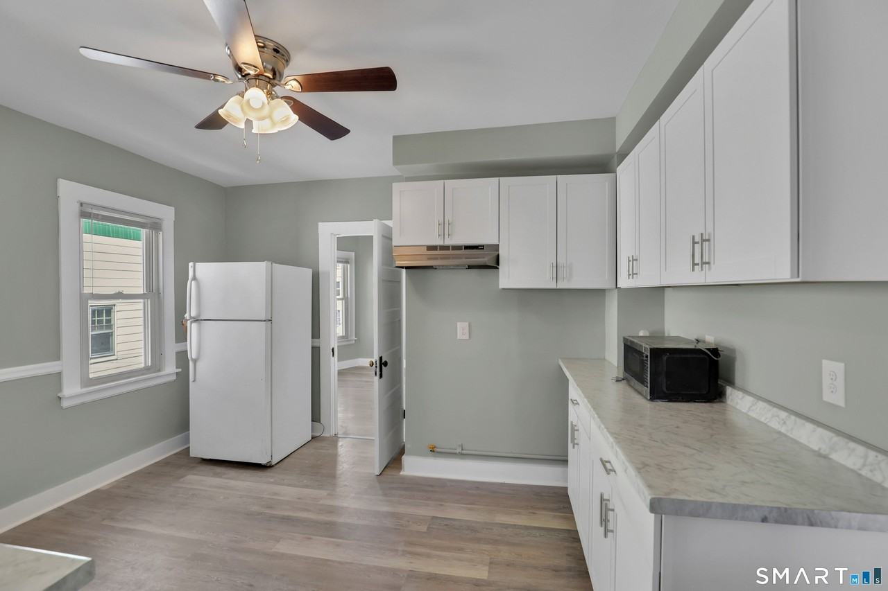 23 Day St Apt 2 - Photo 3 of 10