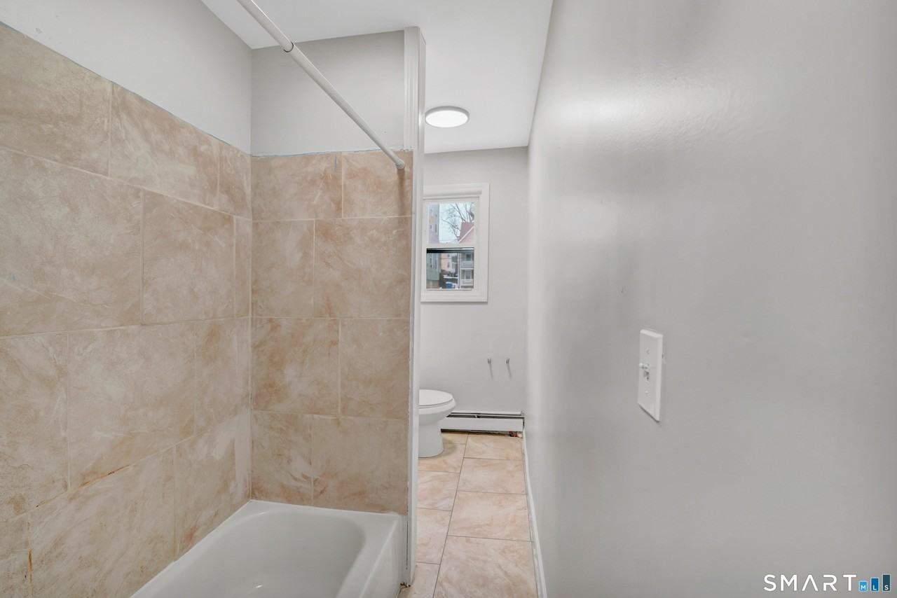 124 Central Ave #2 - Photo 5 of 6