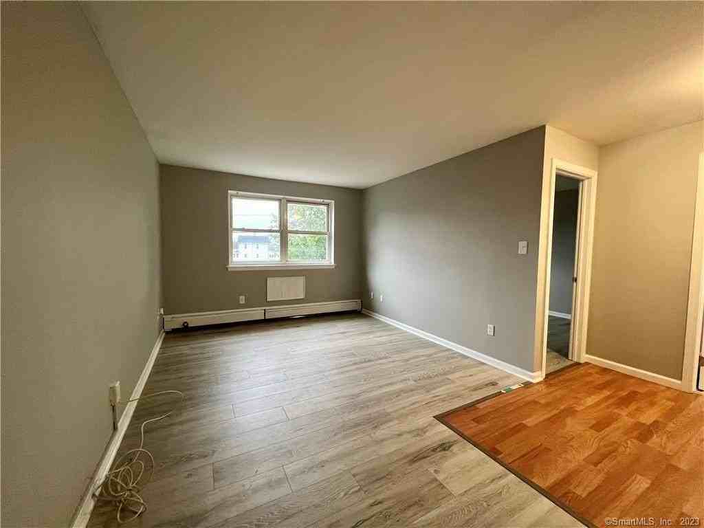 85 Union Ave Apt B3 - Photo 2 of 8