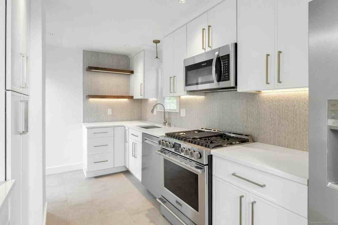 124 Minturn Pl - Photo 3 of 22