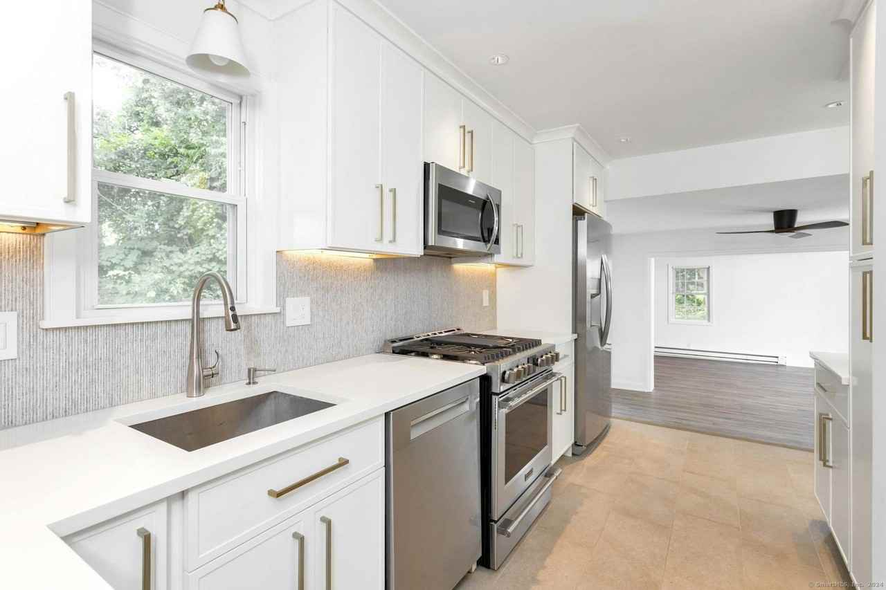 124 Minturn Pl - Photo 4 of 22