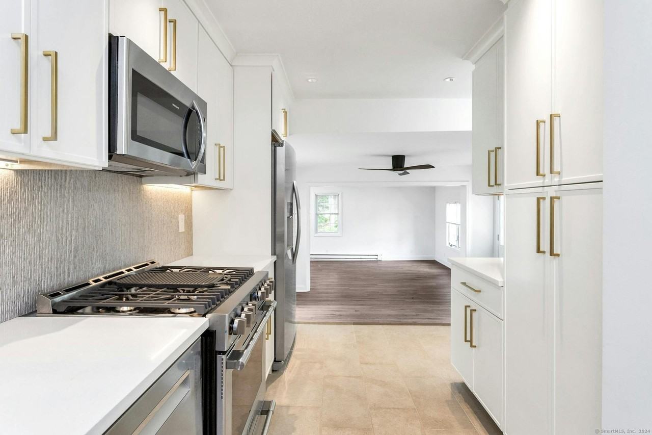 124 Minturn Pl - Photo 5 of 22