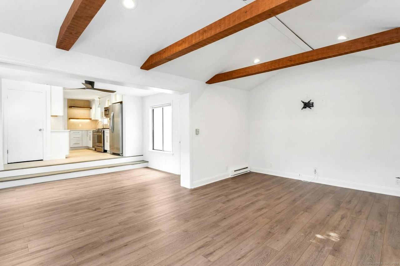 124 Minturn Pl - Photo 6 of 22