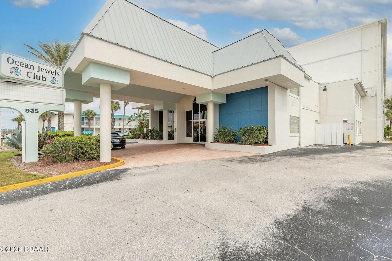 935 S Atlantic Ave Unit 102 - Photo 3 of 20