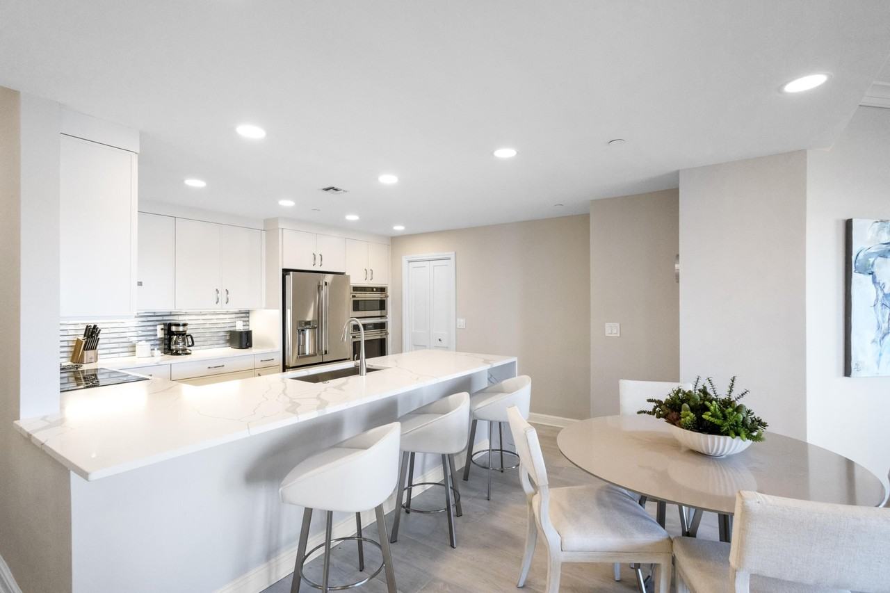 8708 Anchorage Dr - Photo 3 of 38