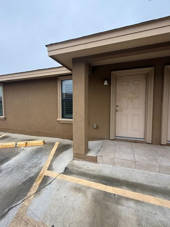 1520 Eidson Rd - Photo 2 of 19