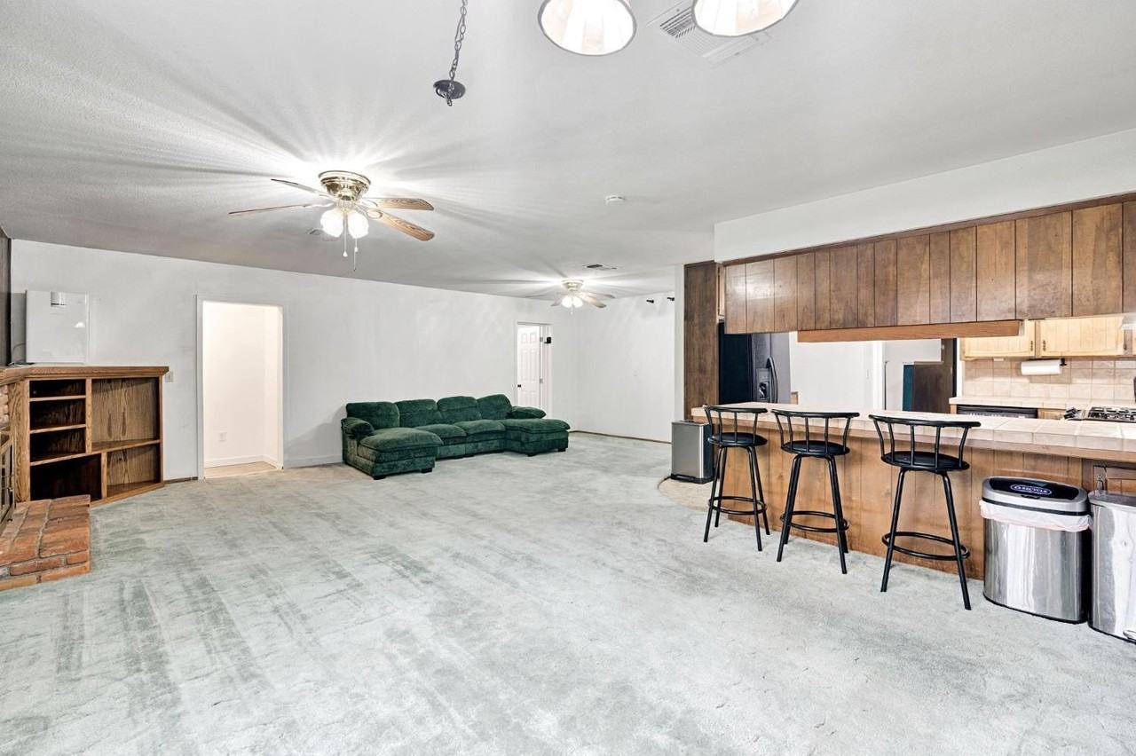 2352 Cabrillo Way - Photo 5 of 11